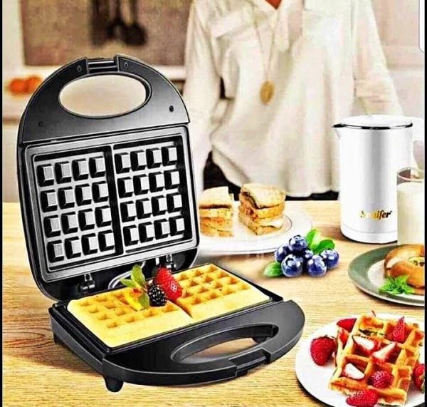 Wafflera de 750 watts con Antiadherente